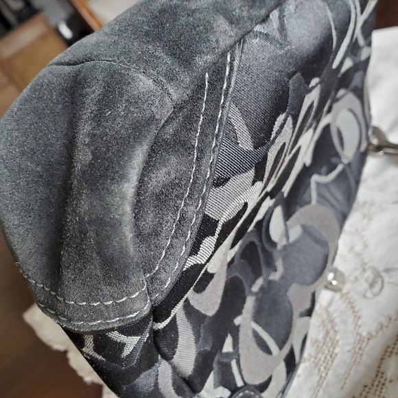 Coach Black Signature Handbag - Picture 8 of 9